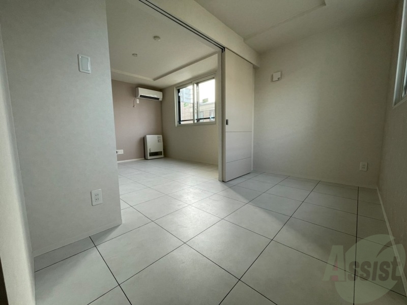 その他部屋・スペース　別角度から寝室を撮ってみました。家具の配置もしやすそう。