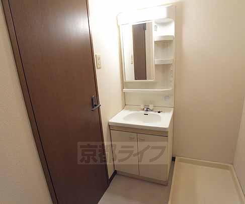 洗面設備　洗面台です。