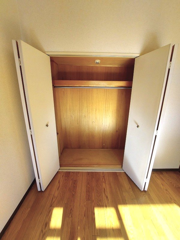 収納　洋室６帖クローゼット