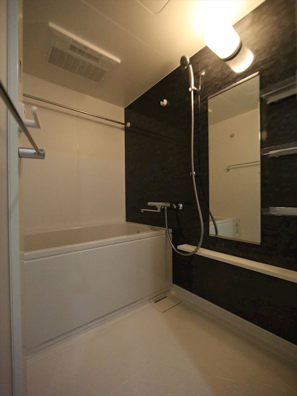 バス・シャワールーム　浴室暖房乾燥機能付バス