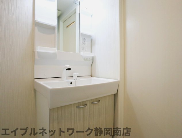 玄関　明るい玄関です