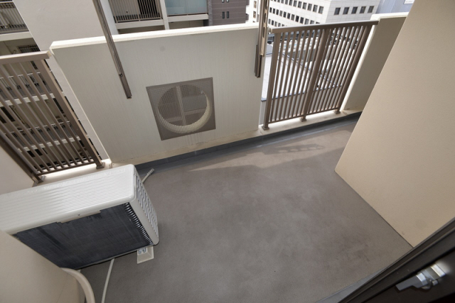 バルコニー　外からの目が気にならないバルコニーで洗濯物が干せます