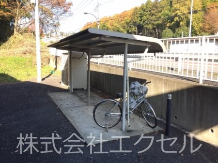その他共有部分　屋根付きの駐輪場です。