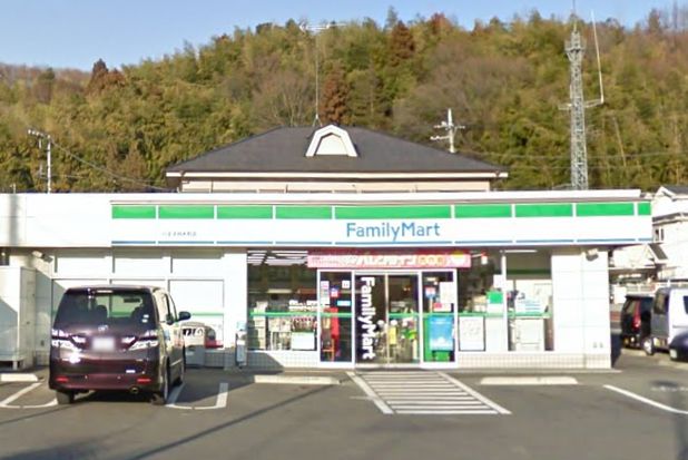 コンビニ　ファミリーマート 八王子丹木町店（コンビニ）まで117m