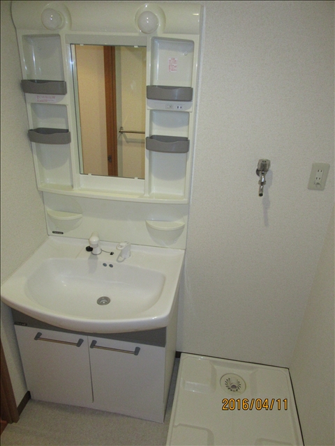 洗面設備　コンパクトで使いやすい洗面所