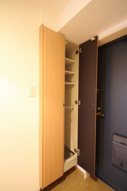 収納　同物件別号室のものです。