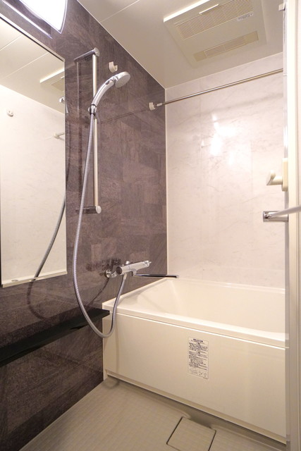 バス・シャワールーム　※写真は同タイプ住戸です。