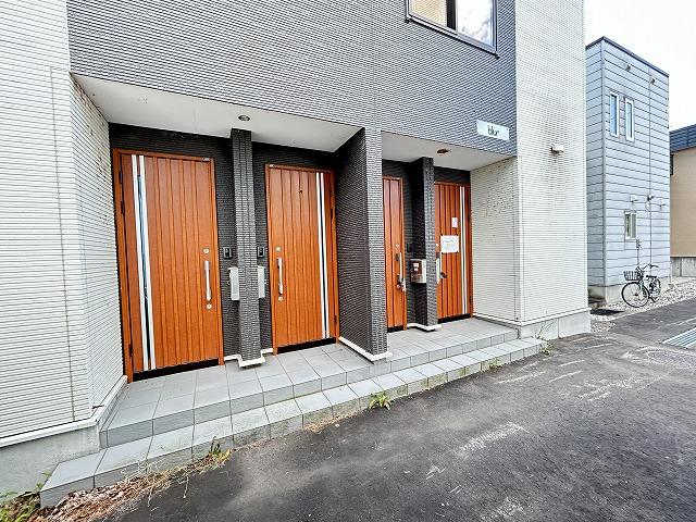 エントランス　エントランス