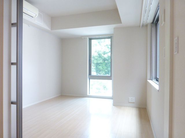 エントランス　建物の内部です