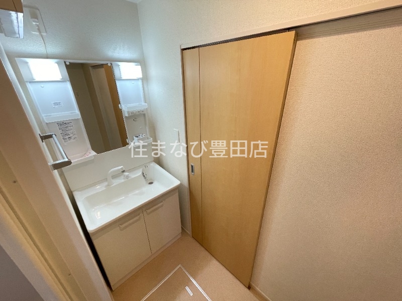洗面設備　同型別部屋写真