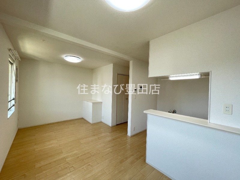 居室・リビング　同型別部屋写真