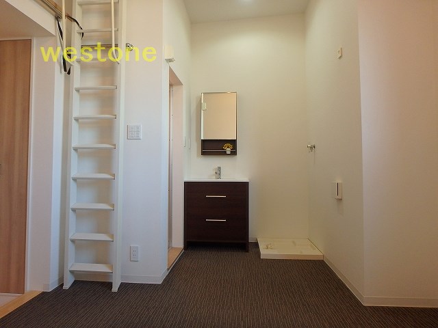 洗面設備　お洒落な洗面です