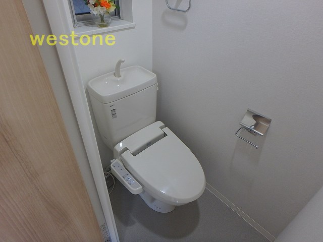 トイレ　温水洗浄機能付きトイレ