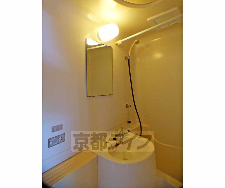 洗面設備　ユニットバスの洗面です。