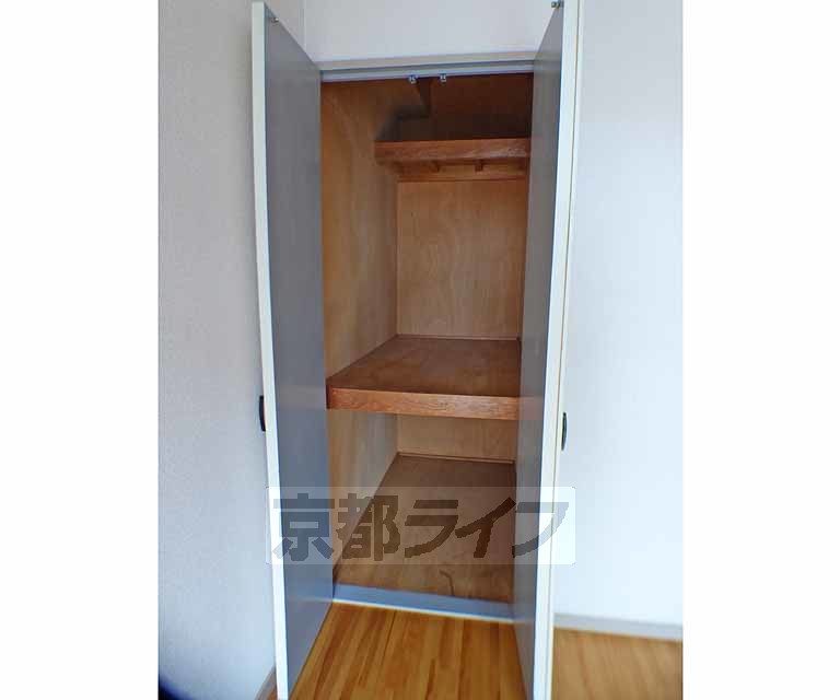 収納　奥行きのあるクローゼットです。