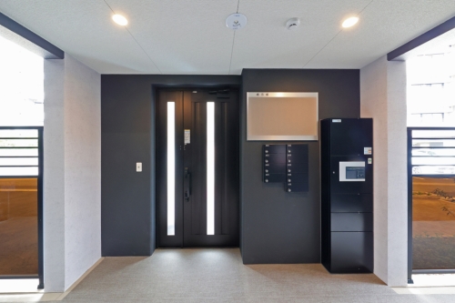 エントランス　別物件の参考写真です。色等は異なります。