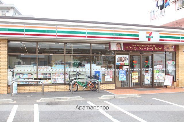 コンビニ　セブンイレブン（コンビニ）まで114m