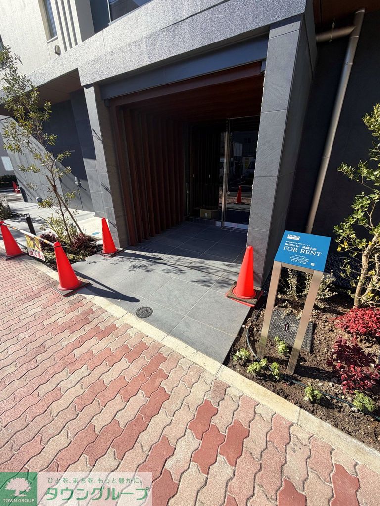 エントランス　駐車場