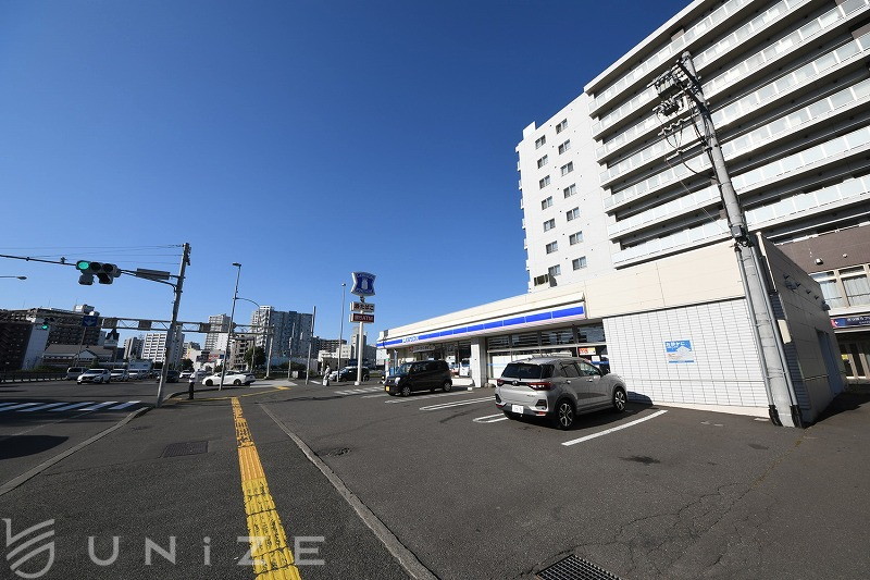 コンビニ　ローソン札幌豊平3条一丁目店（コンビニ）まで86m