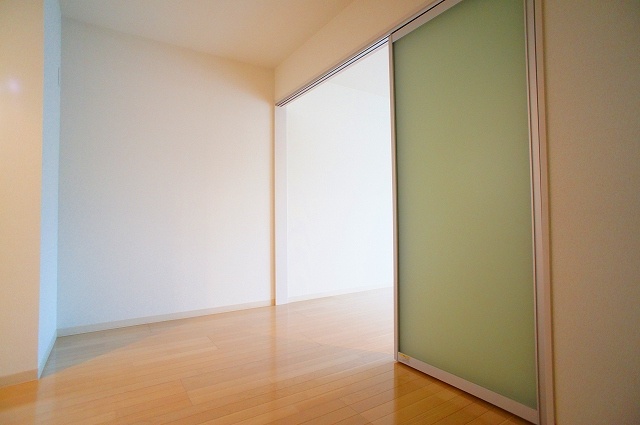 居室・リビング　使いやすい形の為、レイアウトを楽しめます♪