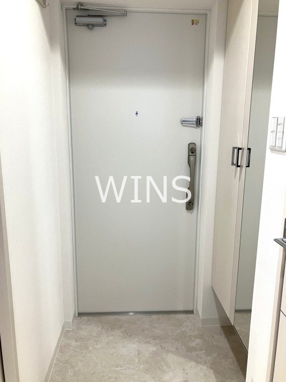 玄関　※別部屋参考写真です。