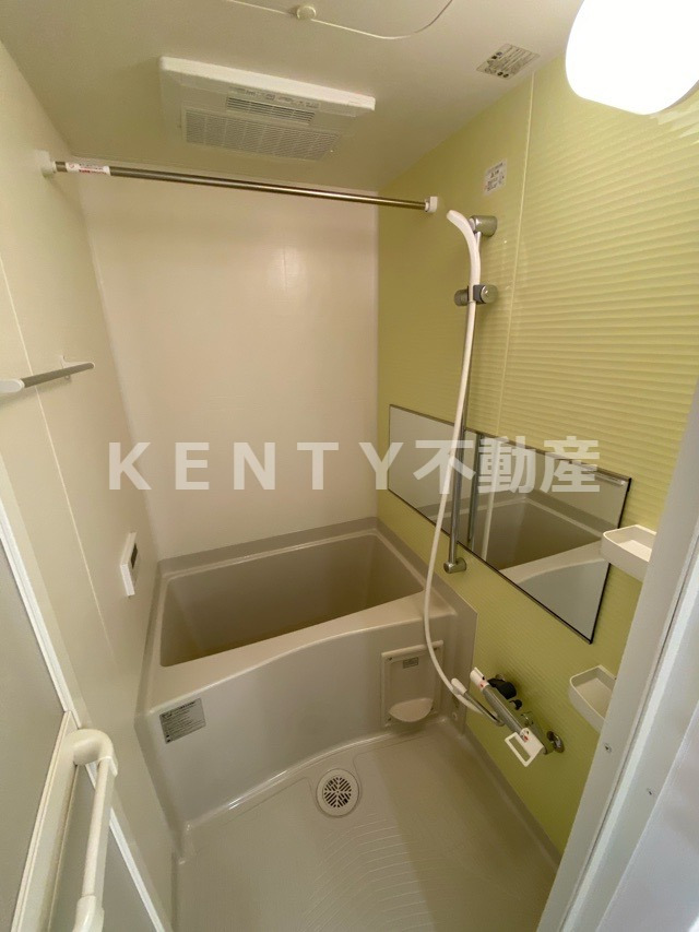 バス・シャワールーム　落ち着いた空間のお風呂です