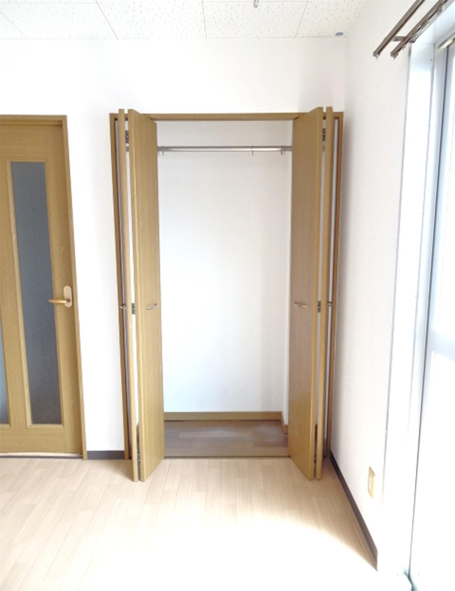 収納　洋室クローゼット