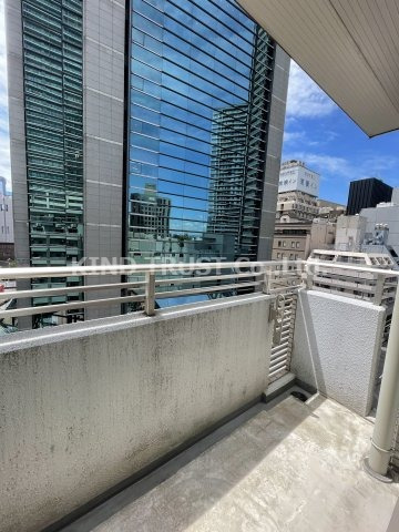 バルコニー　外からの目が気にならないバルコニーで洗濯物が干せます