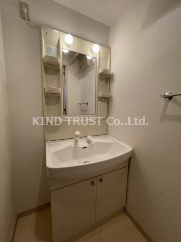 洗面設備　コンパクトで使いやすい洗面所