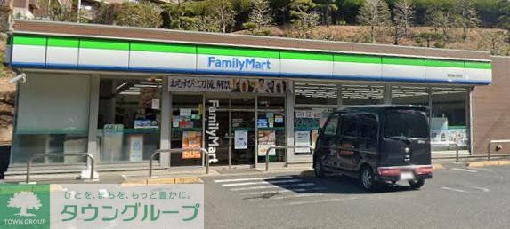コンビニ　ファミリーマート町田南大谷店（コンビニ）まで690m