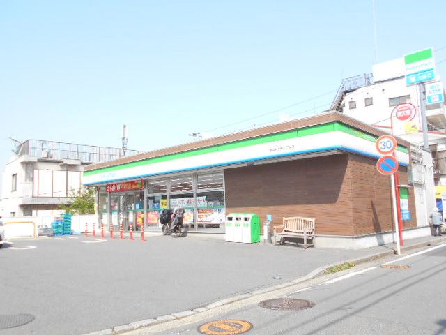 コンビニ　ファミリーマート横浜神大寺一丁目店（コンビニ）まで701m