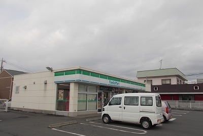 コンビニ　ファミリーマート三島長伏店（コンビニ）まで400m