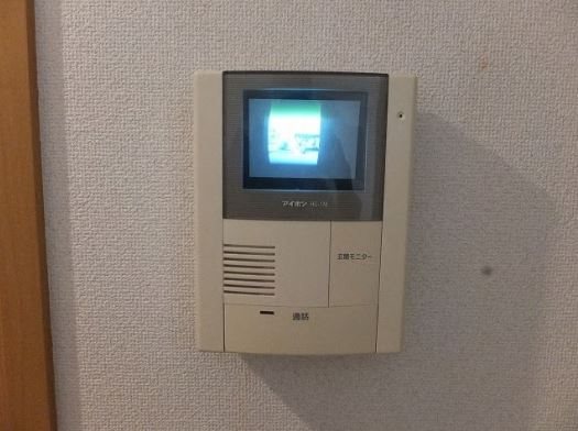 セキュリティ　来客者が確認できるモニター付きインターフォン