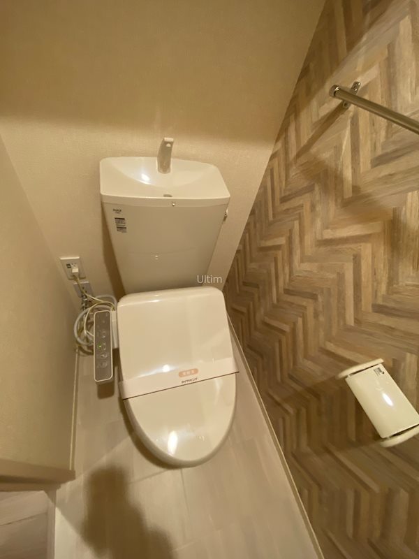 トイレ　※別のお部屋のお写真です。御参考までに。