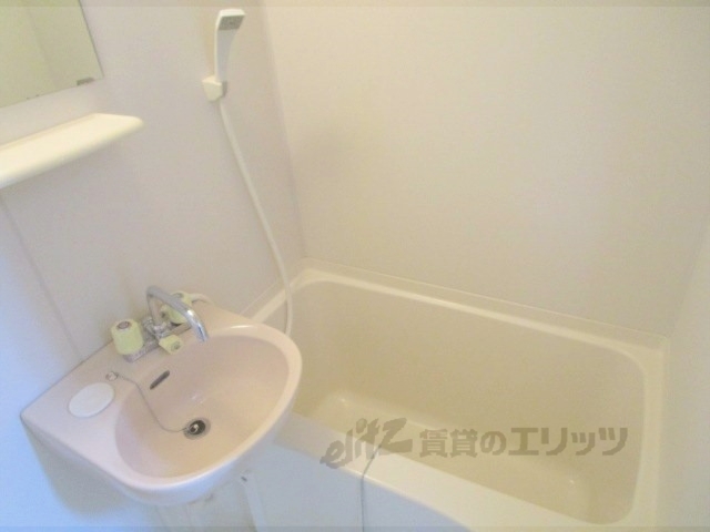 バス・シャワールーム　バス