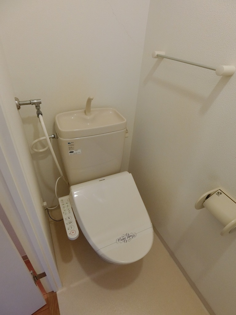 トイレ　トイレには人気のウォシュレットが設置されています！