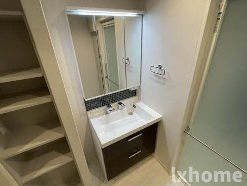 洗面設備　使いやすい洗面所です