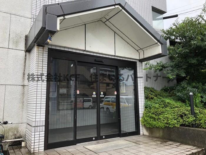 エントランス　清潔なエントランスです