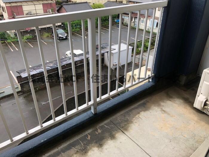 バルコニー　開放的で明るい空間を演出してくれるバルコニーです