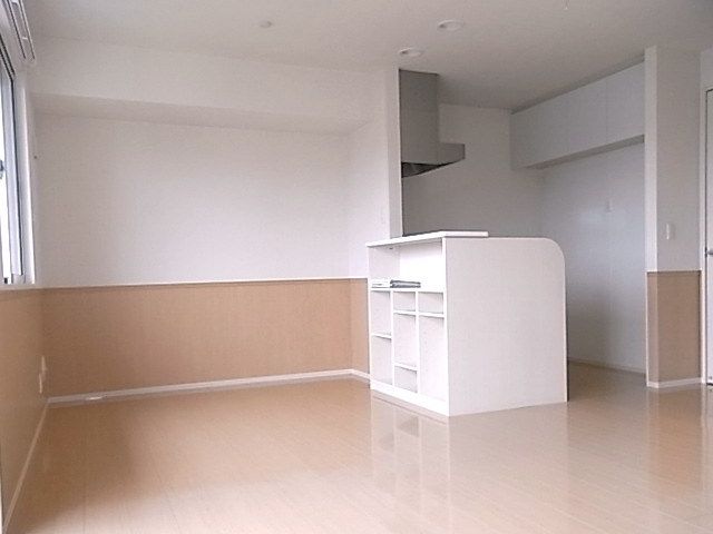 居室・リビング　★キッチン、ダウンライト照明完備★