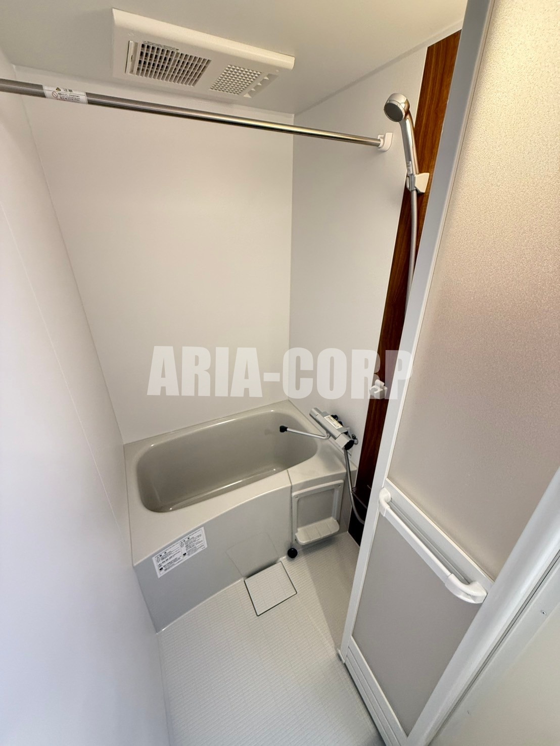 バス・シャワールーム　浴室乾燥機付き。お洒落なバスルームです◎