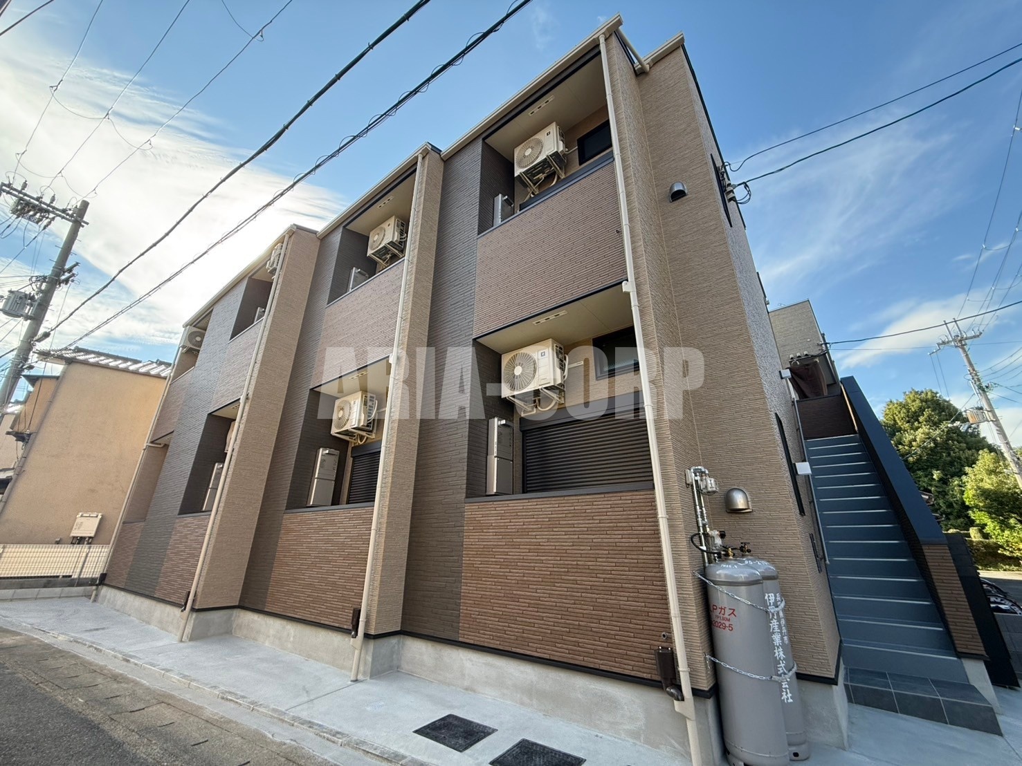 建物外観　2024年完成、大手ハウスメーカー施工のデザイナーズアパート