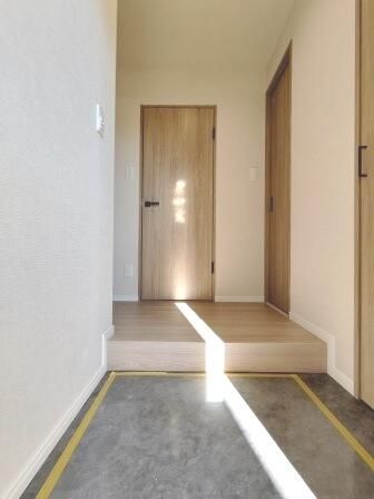 玄関　（別タイプ参考写真）ル・シック本駒込　文京区本駒込４