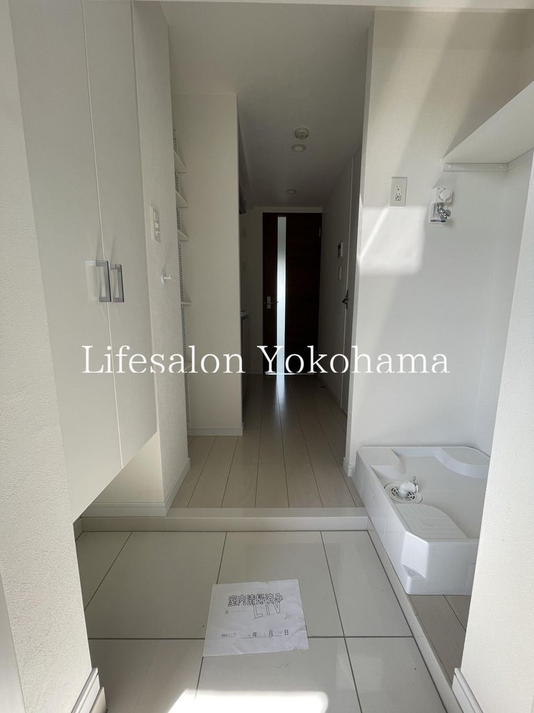 玄関　キッチン