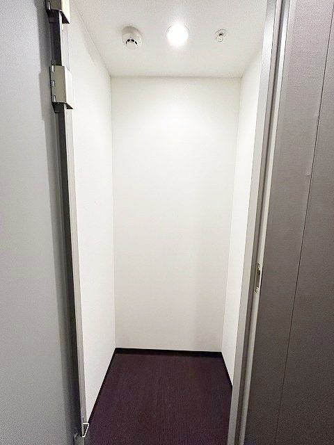 その他　玄関横　専用トランクルーム