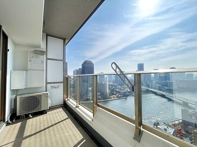 バルコニー　リビング前バルコニー