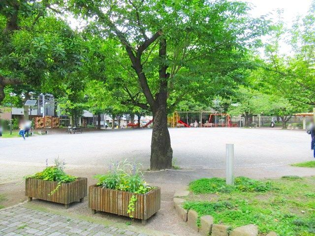 公園　中央区立　鉄砲洲児童公園（公園）まで130m