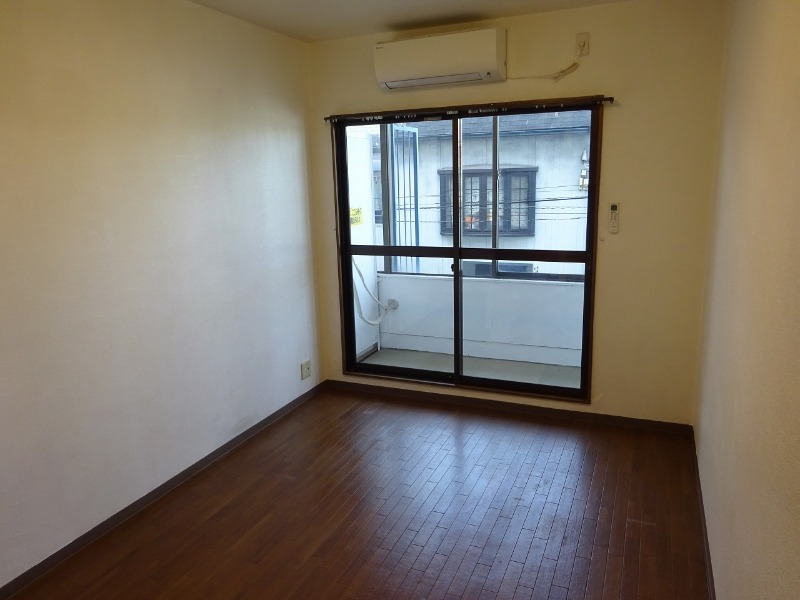 居室・リビング　フローリング！