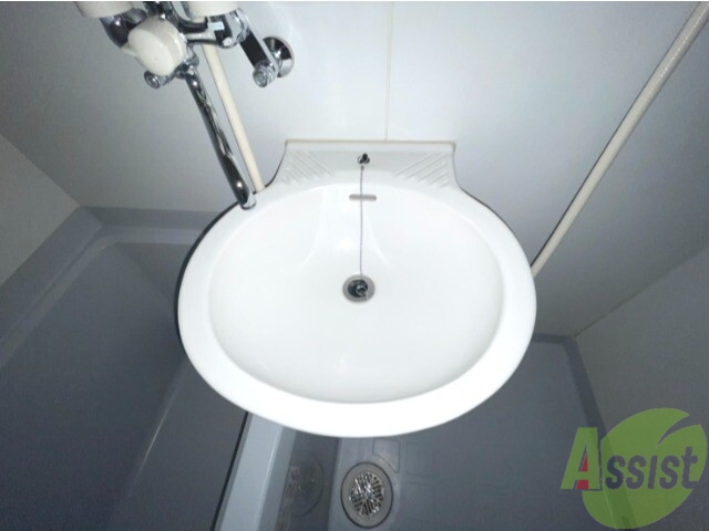 洗面設備　洗面台はバスルームの中に付いていましたよ～