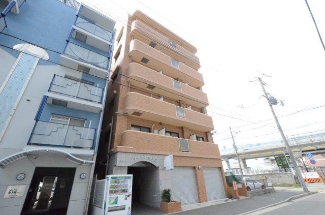 建物外観　宅配ロッカー完備！